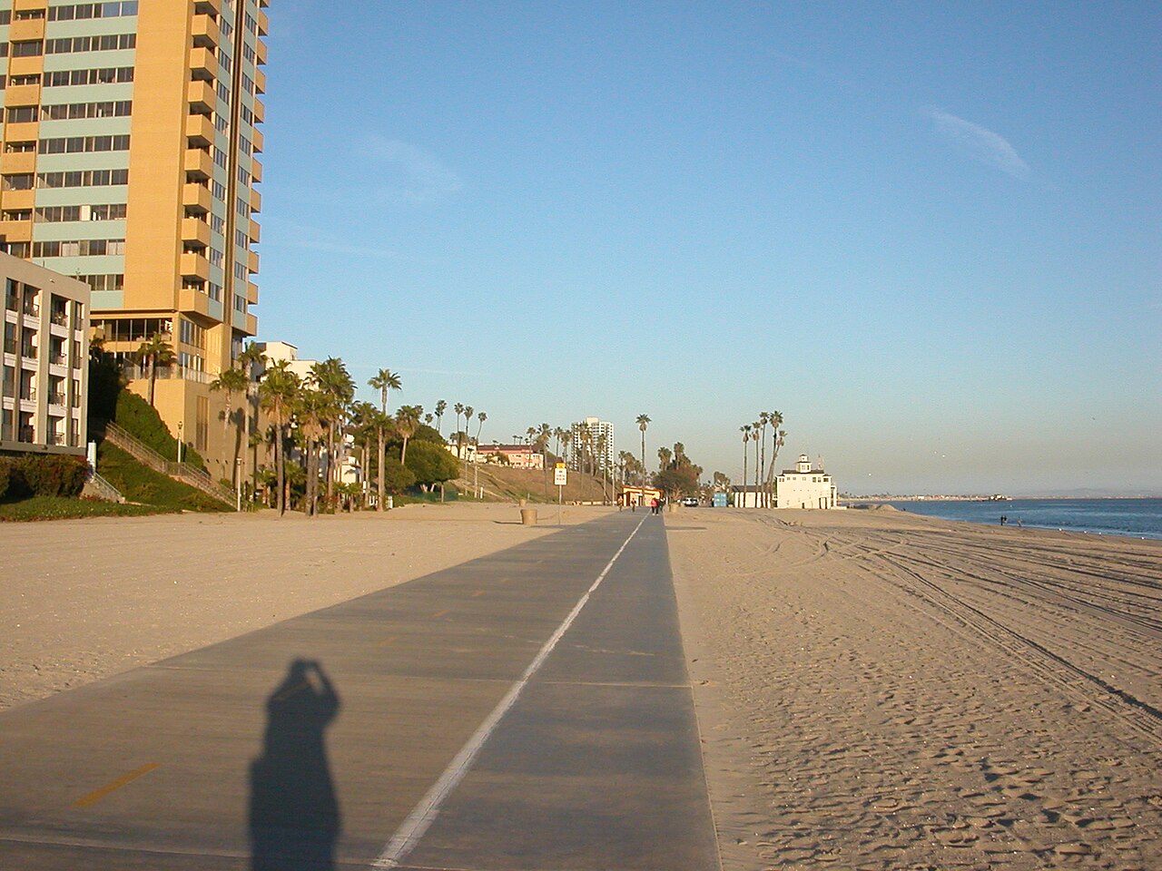 Long Beach beach-level bikeway