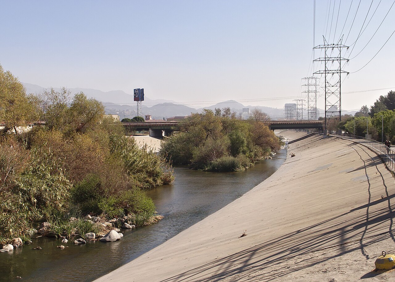 LA River with the upper bikeway visible on the right, viewed from Riverside / Zoo Drive bridge